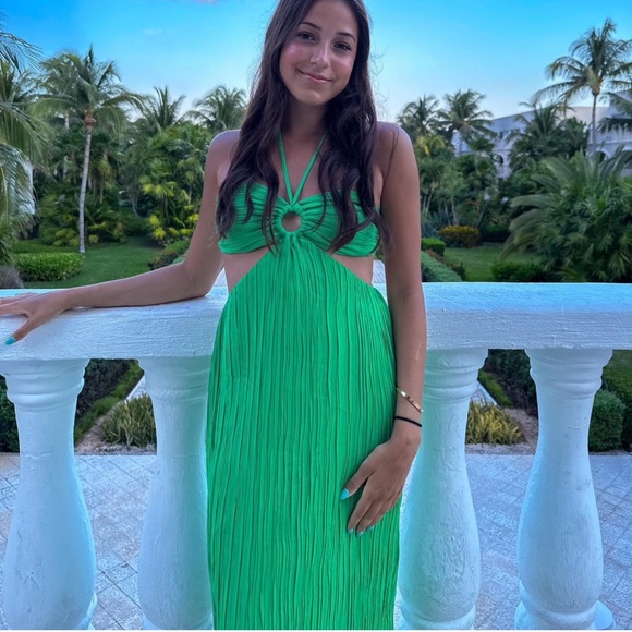 Gianni Bini Sophie Plisse Halter Neck Sheath Dress - Picture 1 of 16